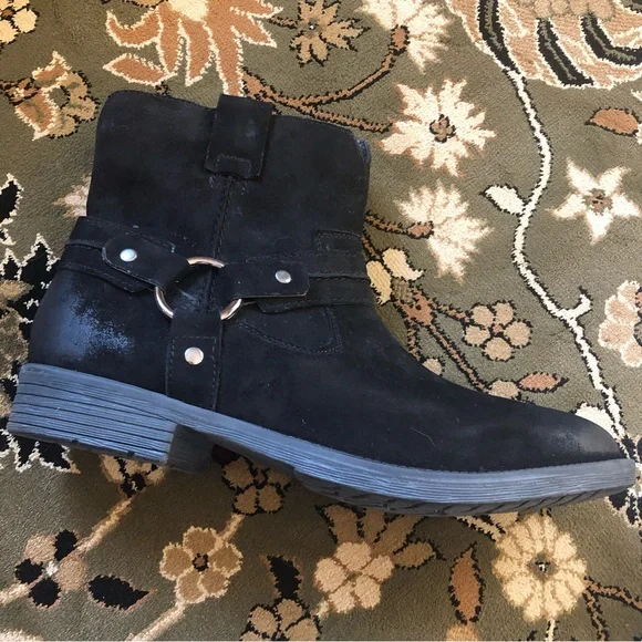 Earth | Suede Ankle Boots with Stirrup Detail - Wide 🌺 - Picture 3 of 15